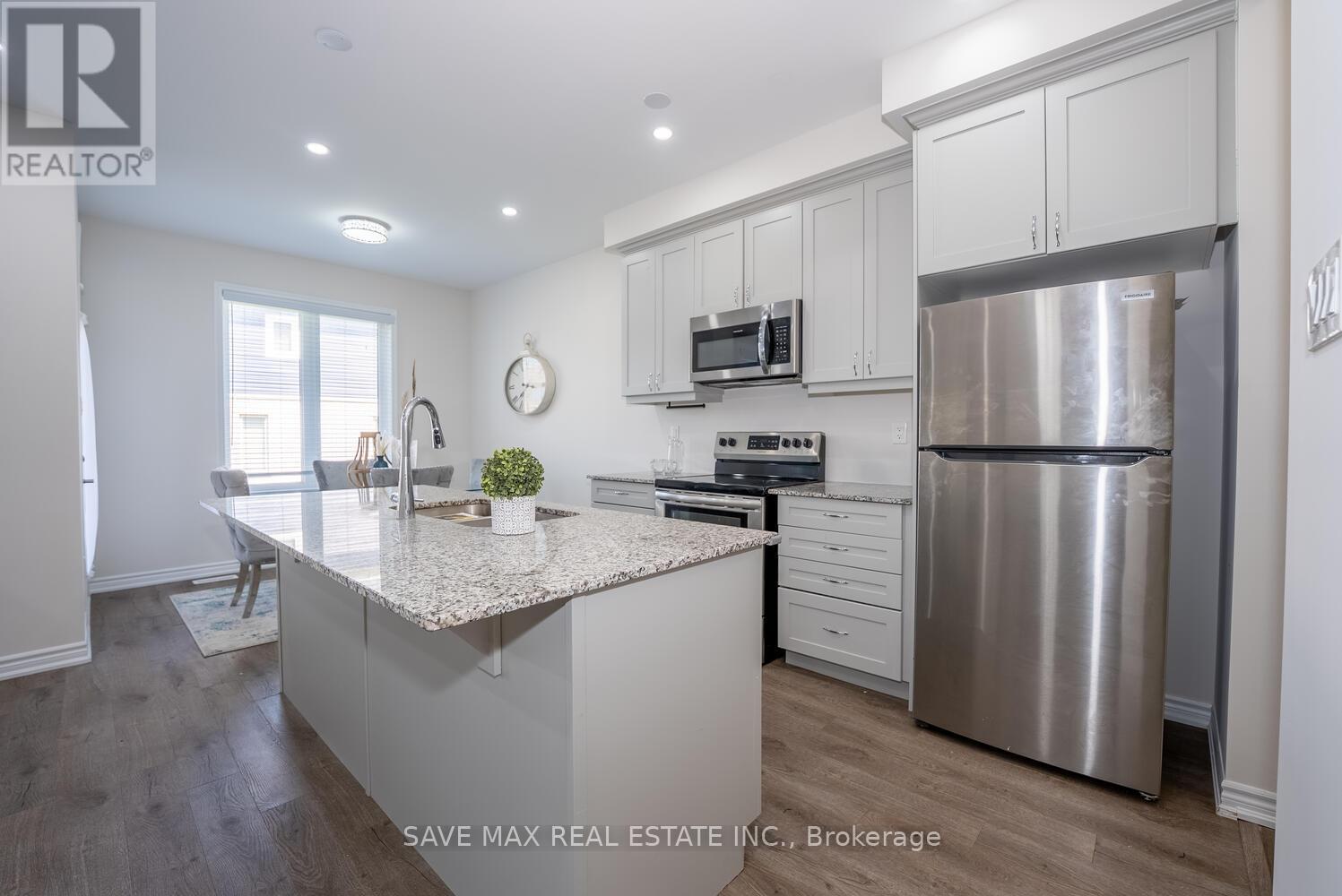 73 Forestwalk Street, Kitchener, Ontario  N2R 0S3 - Photo 13 - X12548770