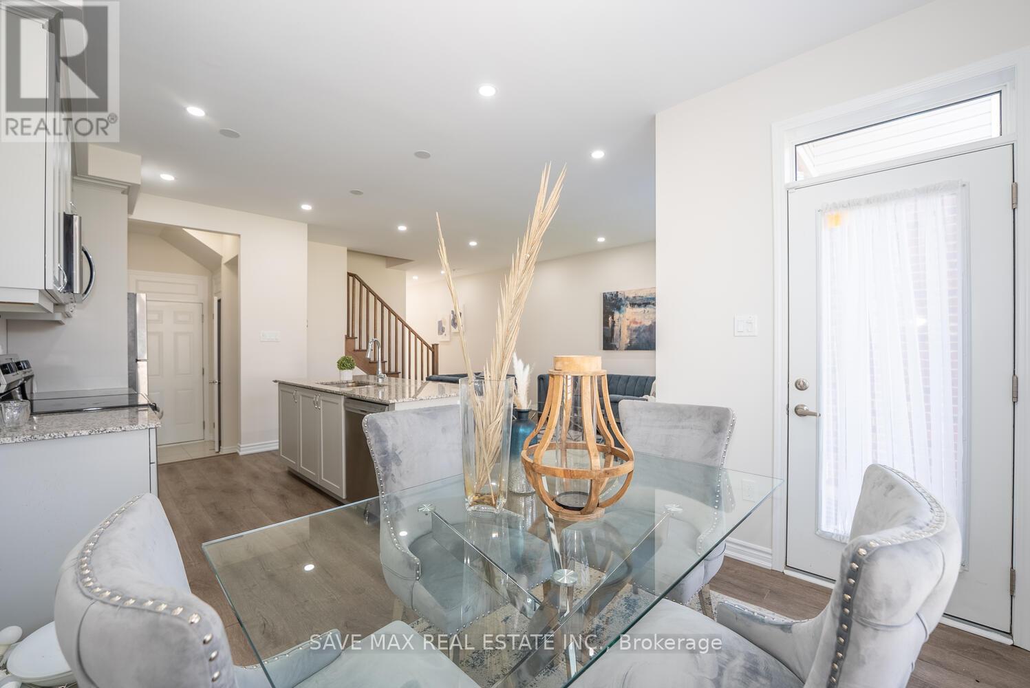 73 Forestwalk Street, Kitchener, Ontario  N2R 0S3 - Photo 15 - X12548770