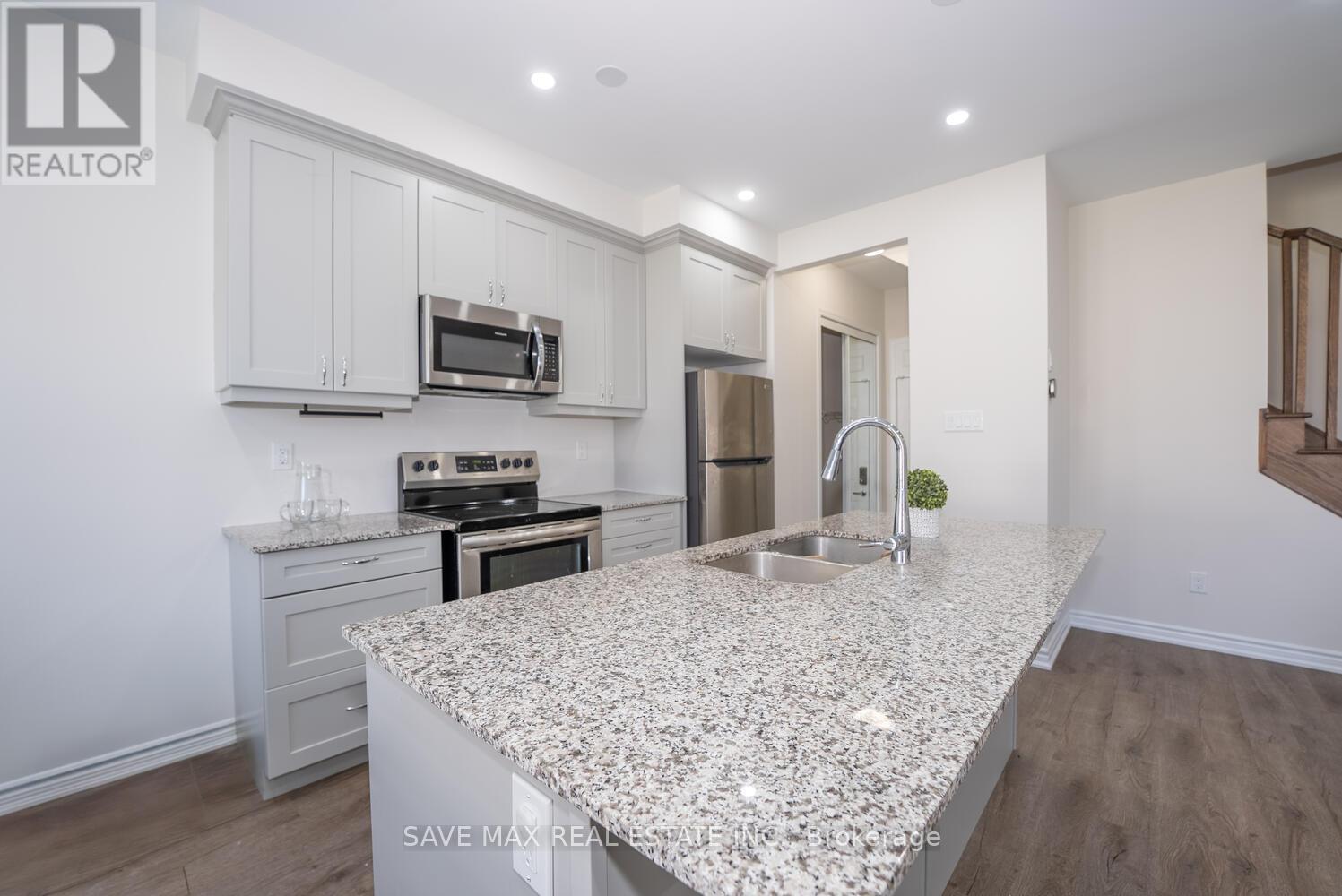 73 Forestwalk Street, Kitchener, Ontario  N2R 0S3 - Photo 16 - X12548770