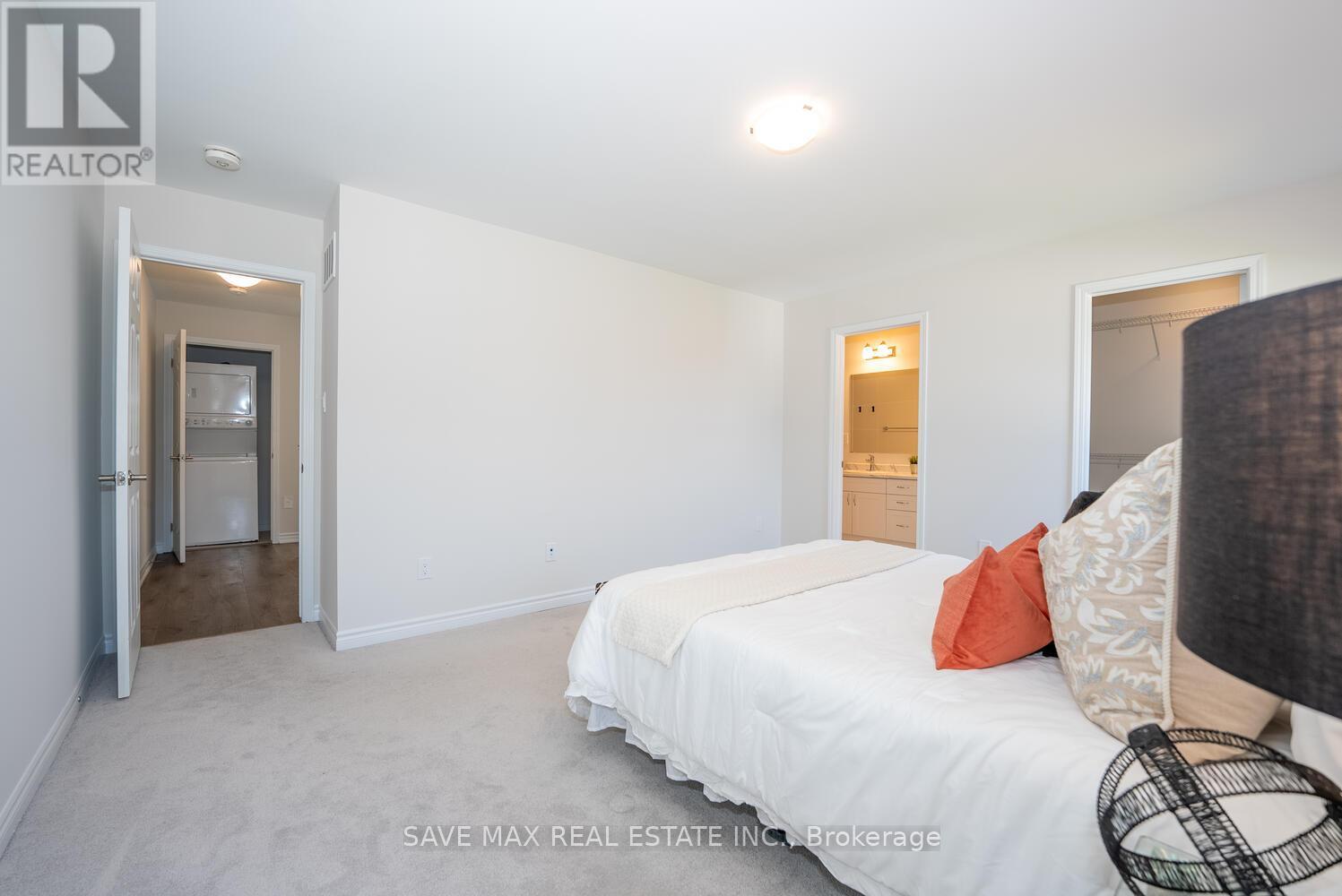 73 Forestwalk Street, Kitchener, Ontario  N2R 0S3 - Photo 23 - X12548770