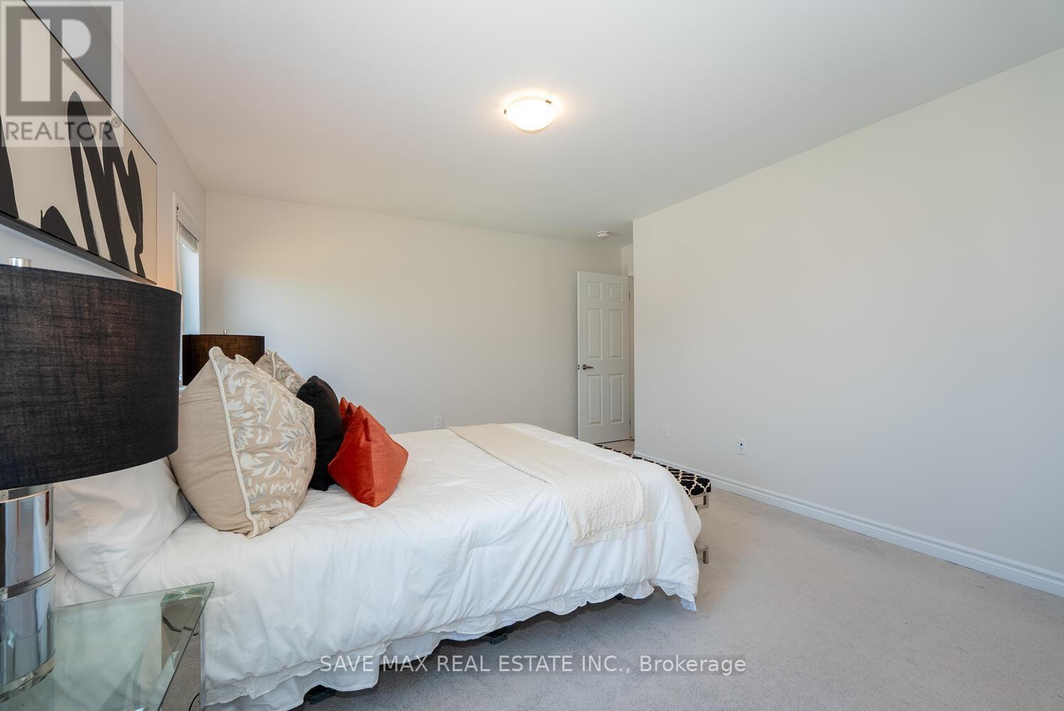 73 Forestwalk Street, Kitchener, Ontario  N2R 0S3 - Photo 25 - X12548770