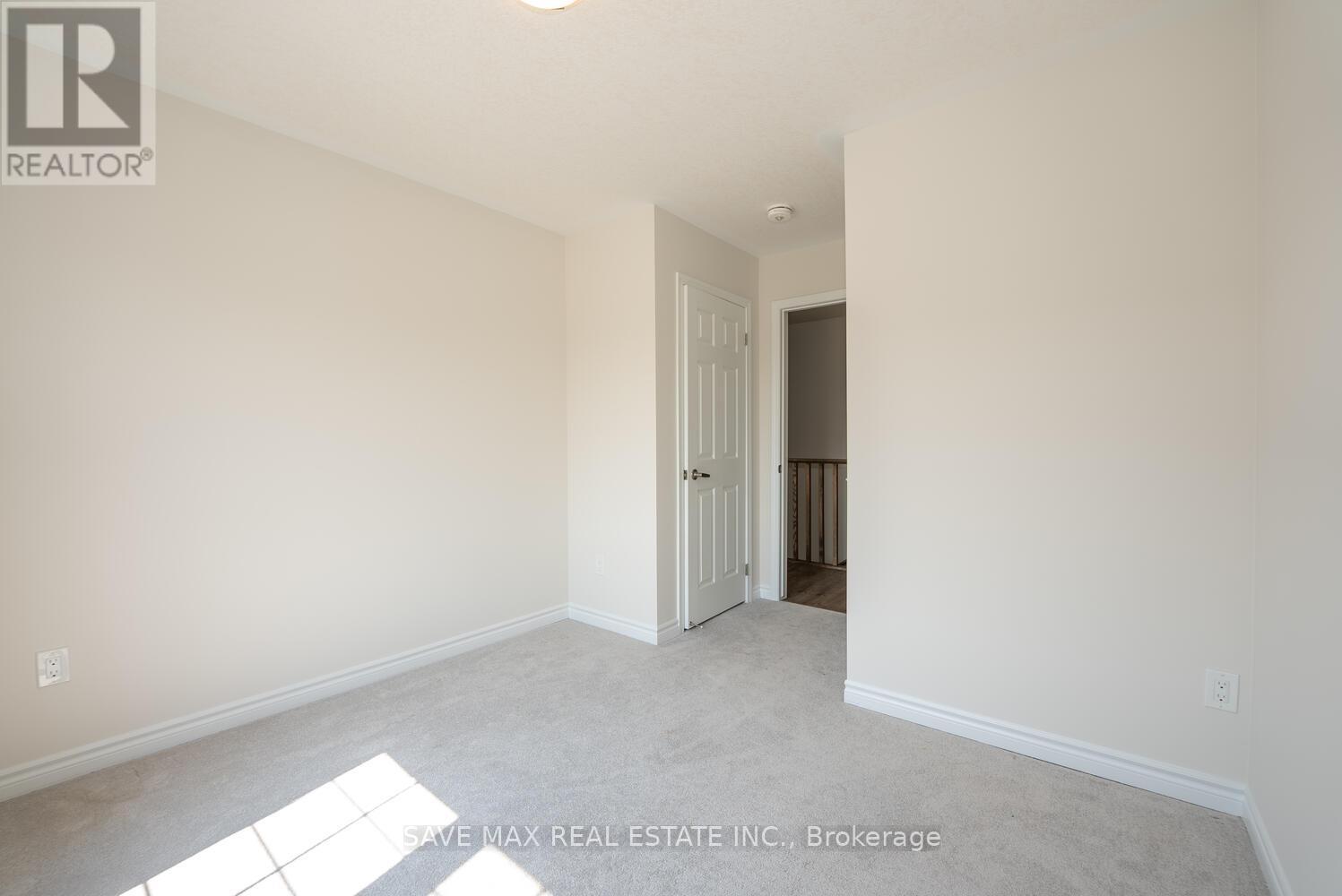 73 Forestwalk Street, Kitchener, Ontario  N2R 0S3 - Photo 30 - X12548770