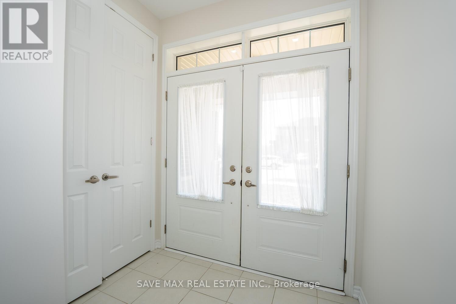 73 Forestwalk Street, Kitchener, Ontario  N2R 0S3 - Photo 7 - X12548770