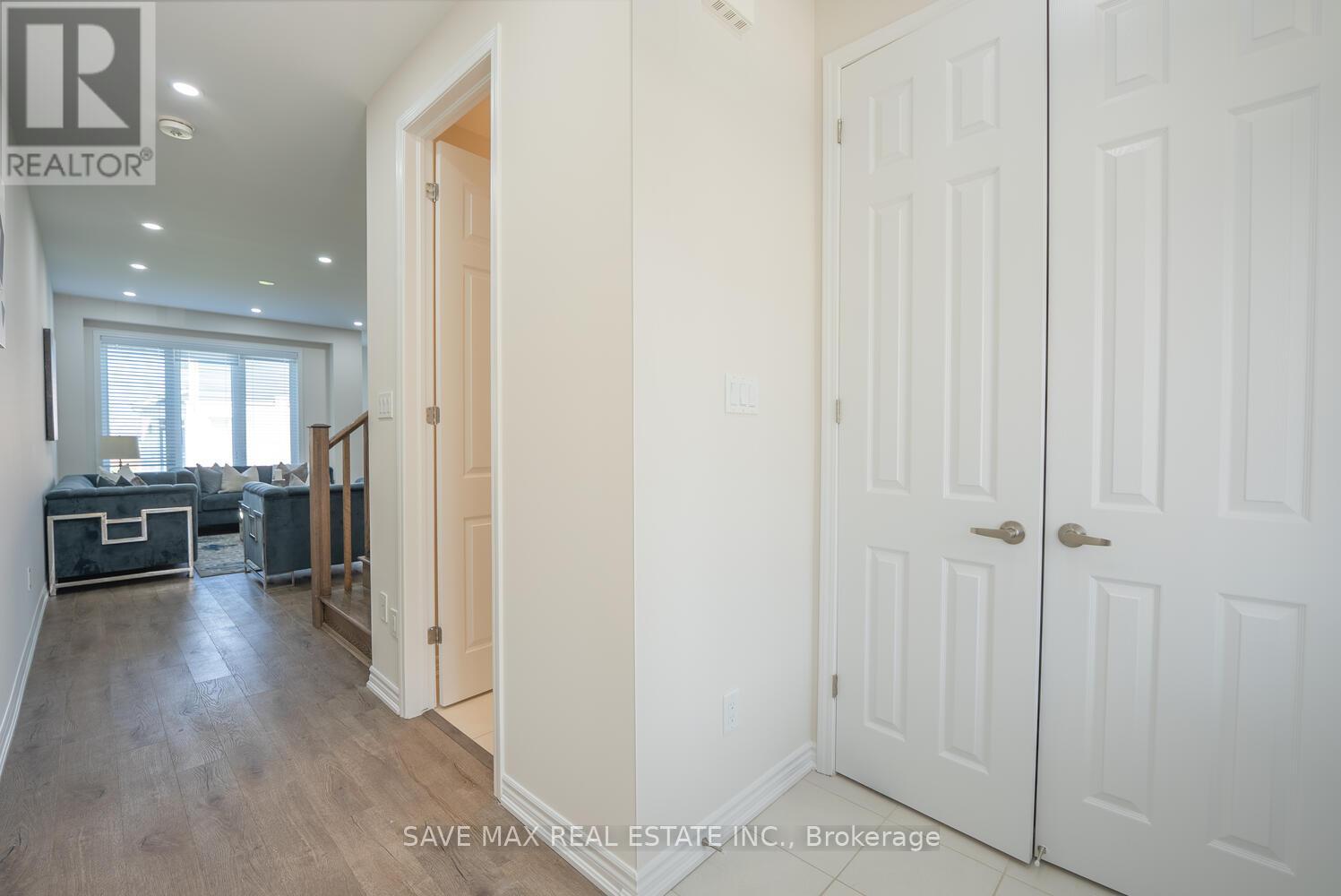 73 Forestwalk Street, Kitchener, Ontario  N2R 0S3 - Photo 8 - X12548770