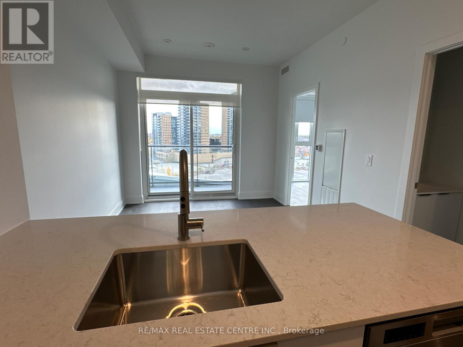 802 - 25 Wellington Street S, Kitchener, Ontario  N2G 0G5 - Photo 14 - X12548784