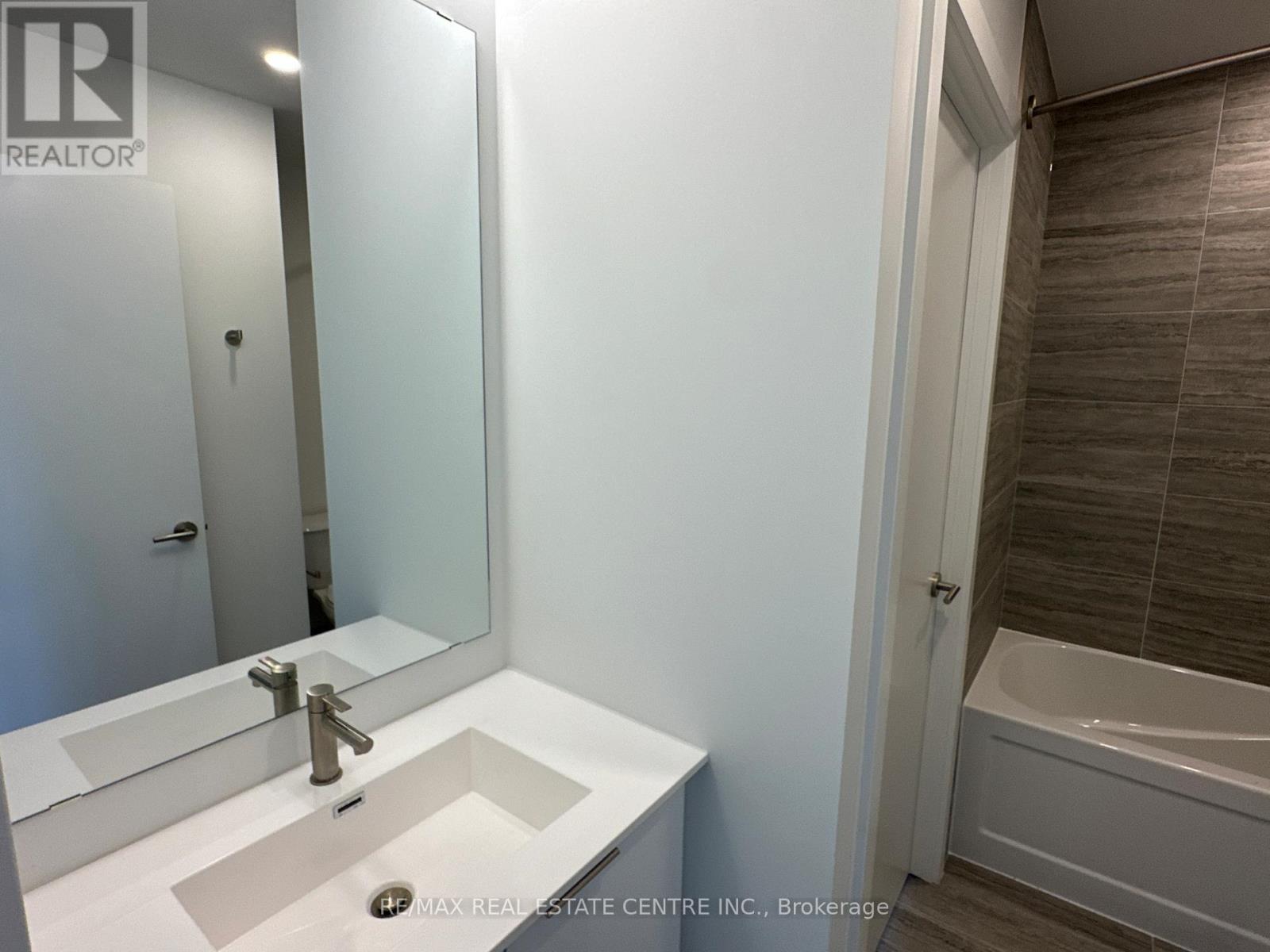 802 - 25 Wellington Street S, Kitchener, Ontario  N2G 0G5 - Photo 19 - X12548784