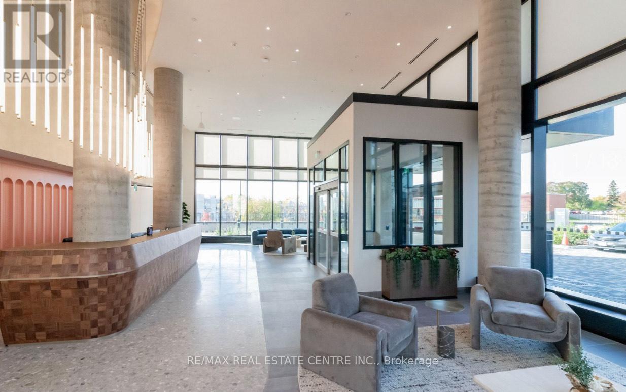 802 - 25 Wellington Street S, Kitchener, Ontario  N2G 0G5 - Photo 2 - X12548784