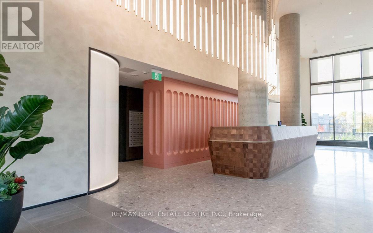 802 - 25 Wellington Street S, Kitchener, Ontario  N2G 0G5 - Photo 3 - X12548784