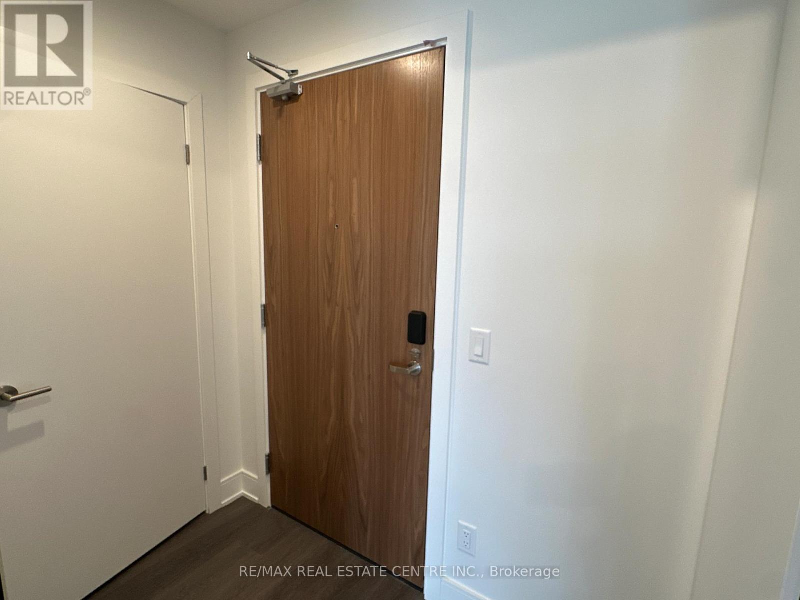 802 - 25 Wellington Street S, Kitchener, Ontario  N2G 0G5 - Photo 7 - X12548784