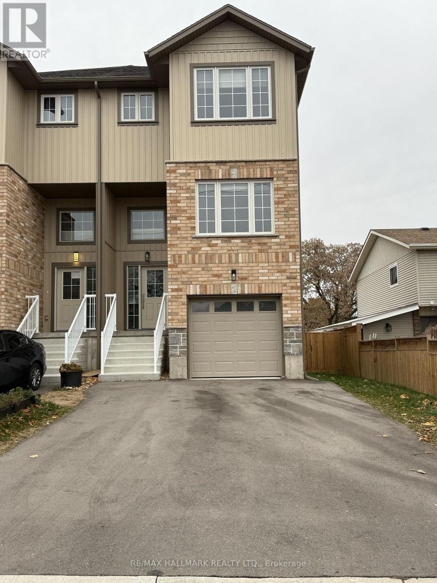 216 Union Street N, Cambridge, Ontario  N3H 3V6 - Photo 1 - X12548820