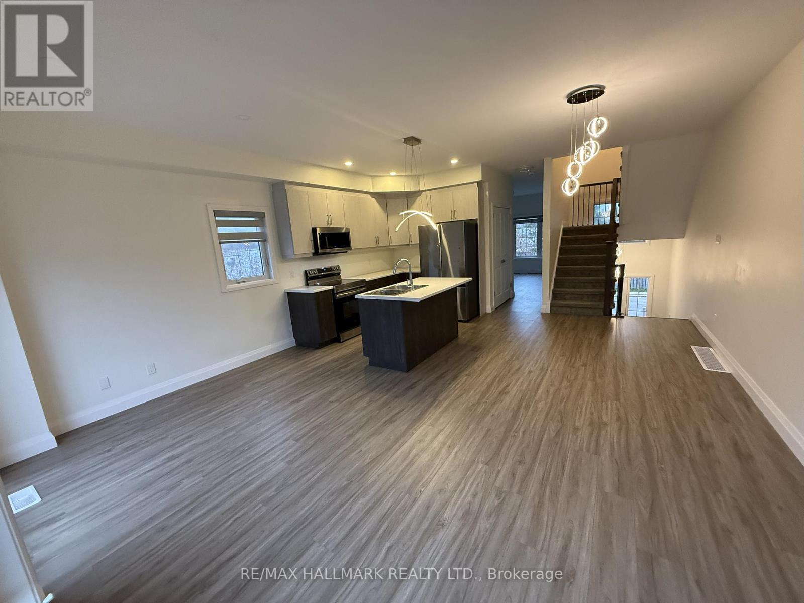 216 Union Street N, Cambridge, Ontario  N3H 3V6 - Photo 3 - X12548820