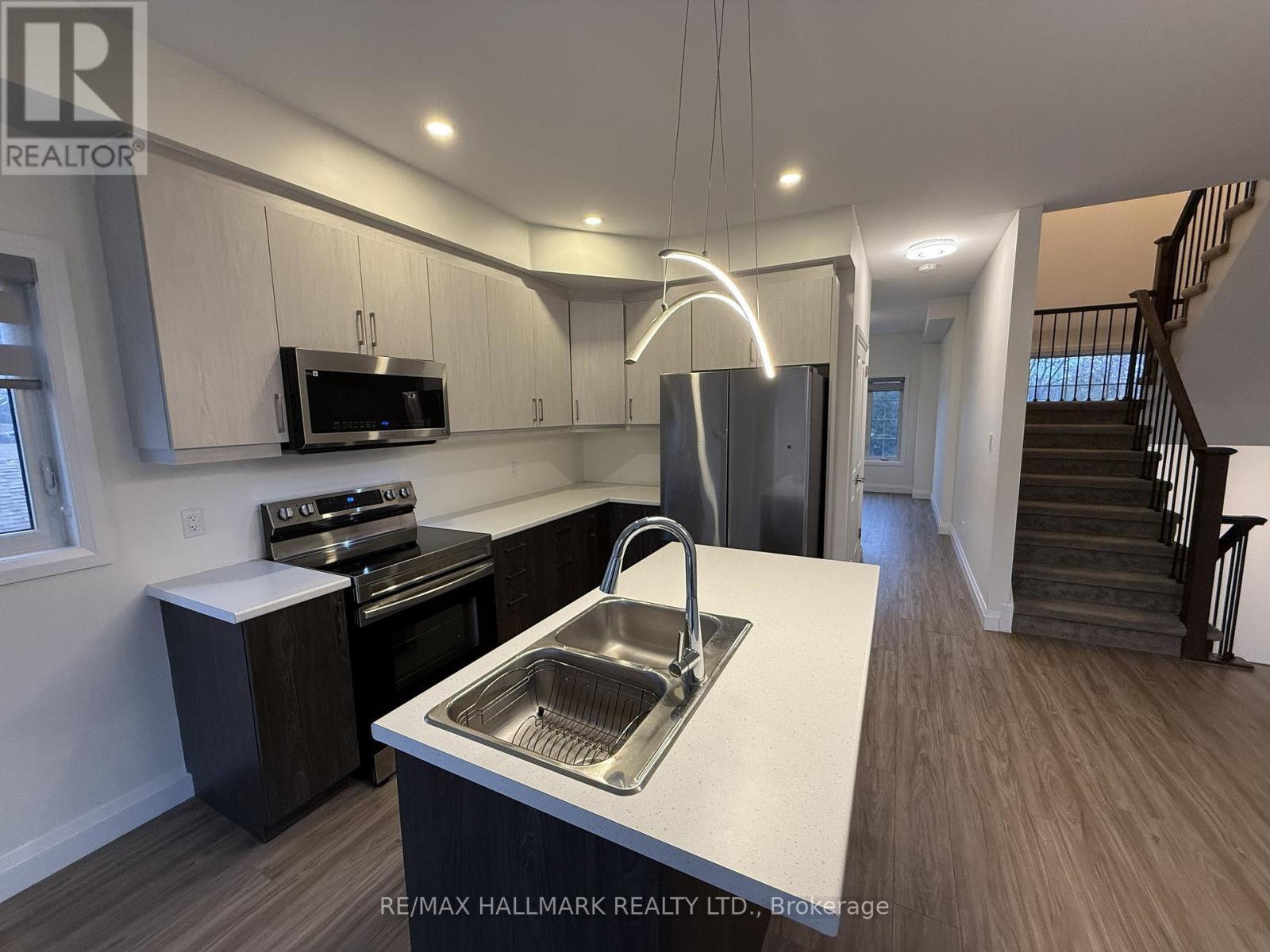 216 Union Street N, Cambridge, Ontario  N3H 3V6 - Photo 4 - X12548820