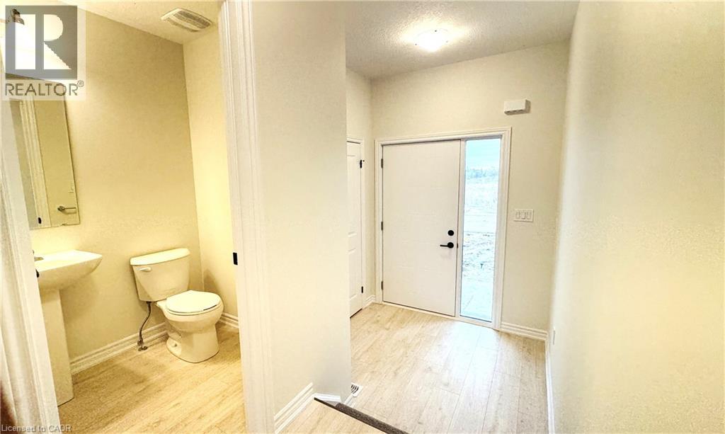 375 Benninger Drive, Kitchener, Ontario  N2E 0K1 - Photo 5 - 40788563