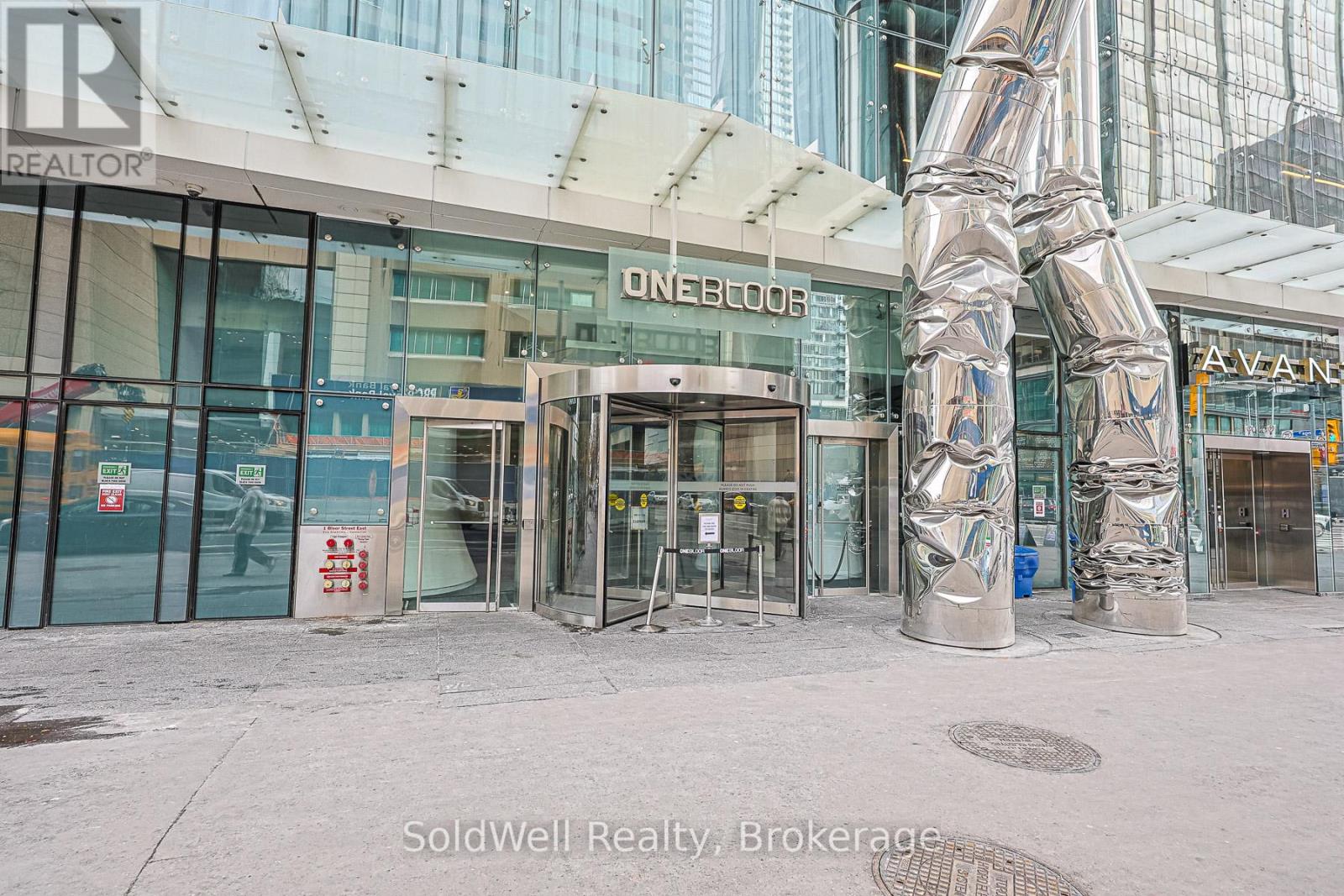 3312 - 1 Bloor Street E, Toronto, Ontario  M4W 0A8 - Photo 2 - C12548832