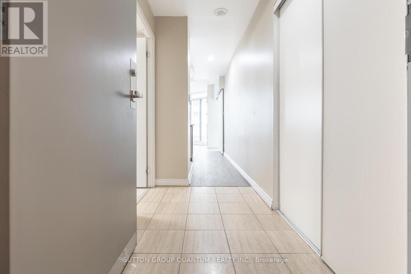 1205 - 228 Queens Quay W, Toronto, Ontario M5J 2X1 - Photo 2 - C12520838