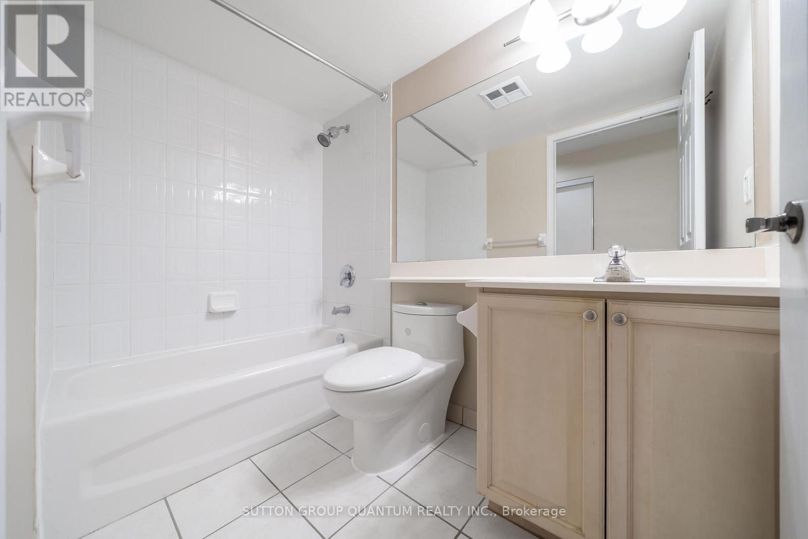 1205 - 228 Queens Quay W, Toronto, Ontario M5J 2X1 - Photo 17 - C12520838