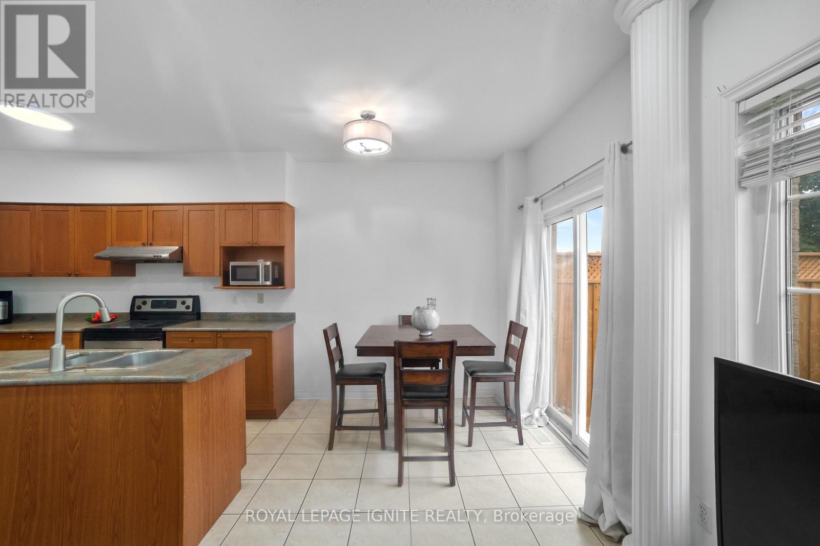 3664 Bala Drive, Mississauga, Ontario  L5M 7N1 - Photo 13 - W12470184