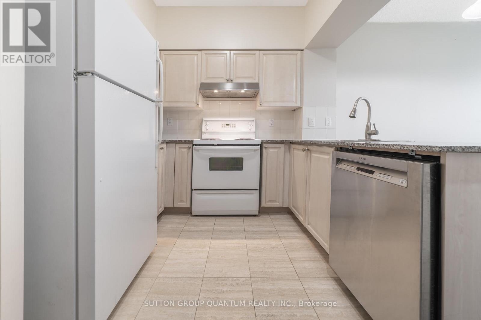 1205 - 228 Queens Quay W, Toronto, Ontario M5J 2X1 - Photo 6 - C12520838