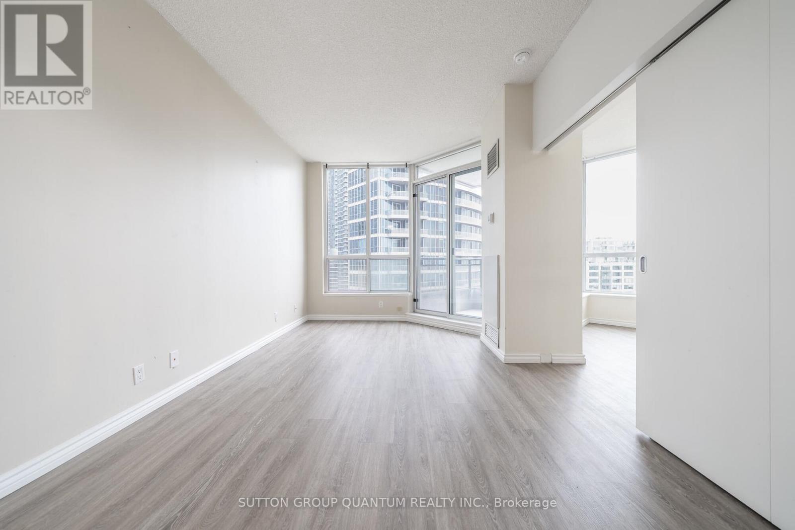 1205 - 228 Queens Quay W, Toronto, Ontario M5J 2X1 - Photo 8 - C12520838