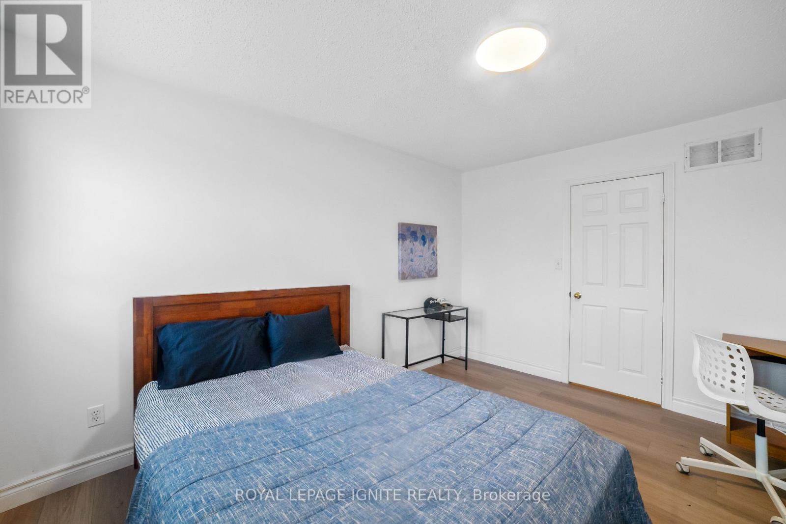 3664 Bala Drive, Mississauga, Ontario  L5M 7N1 - Photo 29 - W12470184