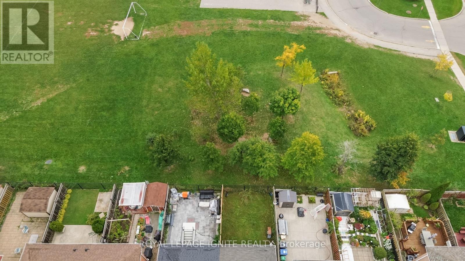 3664 Bala Drive, Mississauga, Ontario  L5M 7N1 - Photo 3 - W12470184