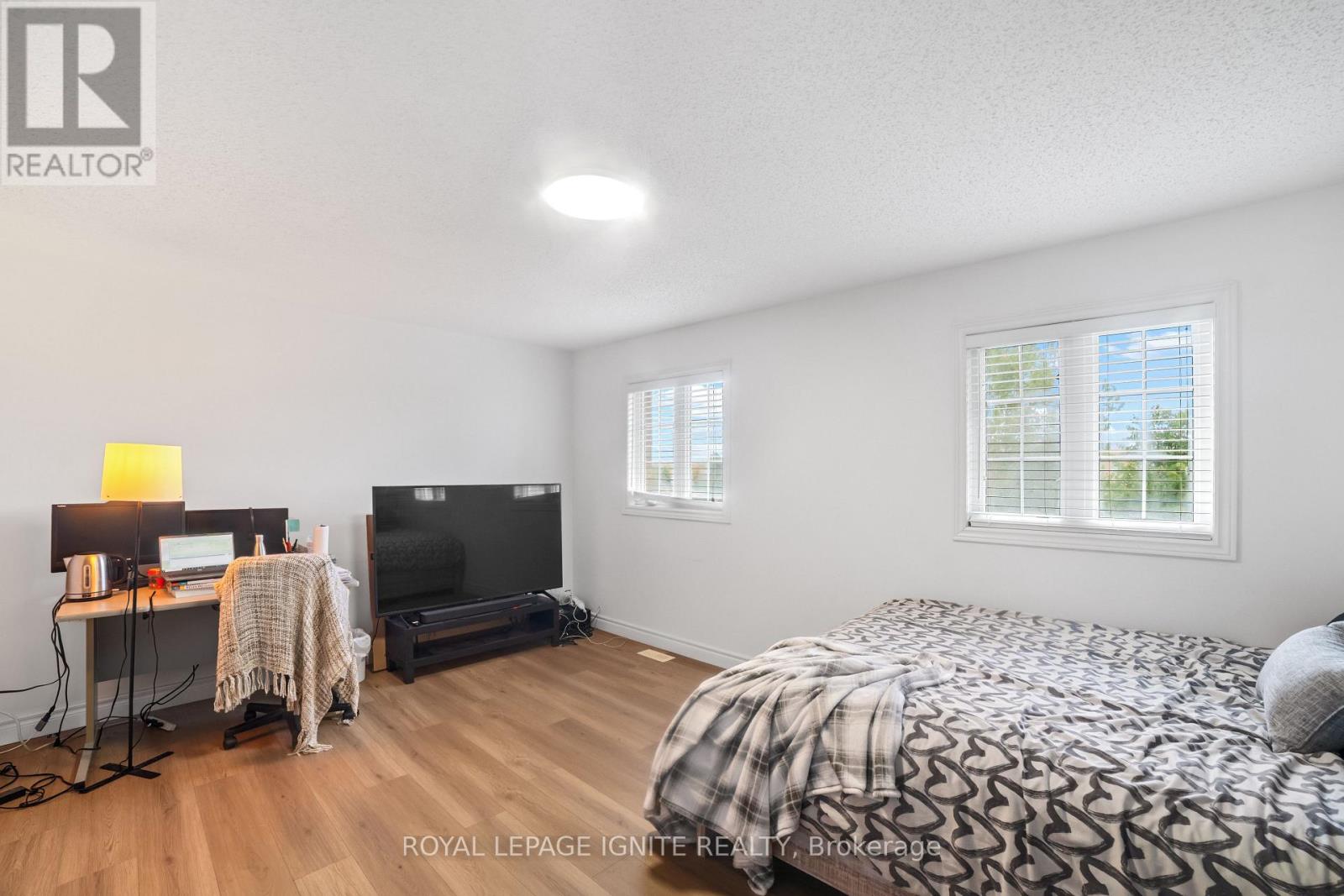 3664 Bala Drive, Mississauga, Ontario  L5M 7N1 - Photo 46 - W12470184