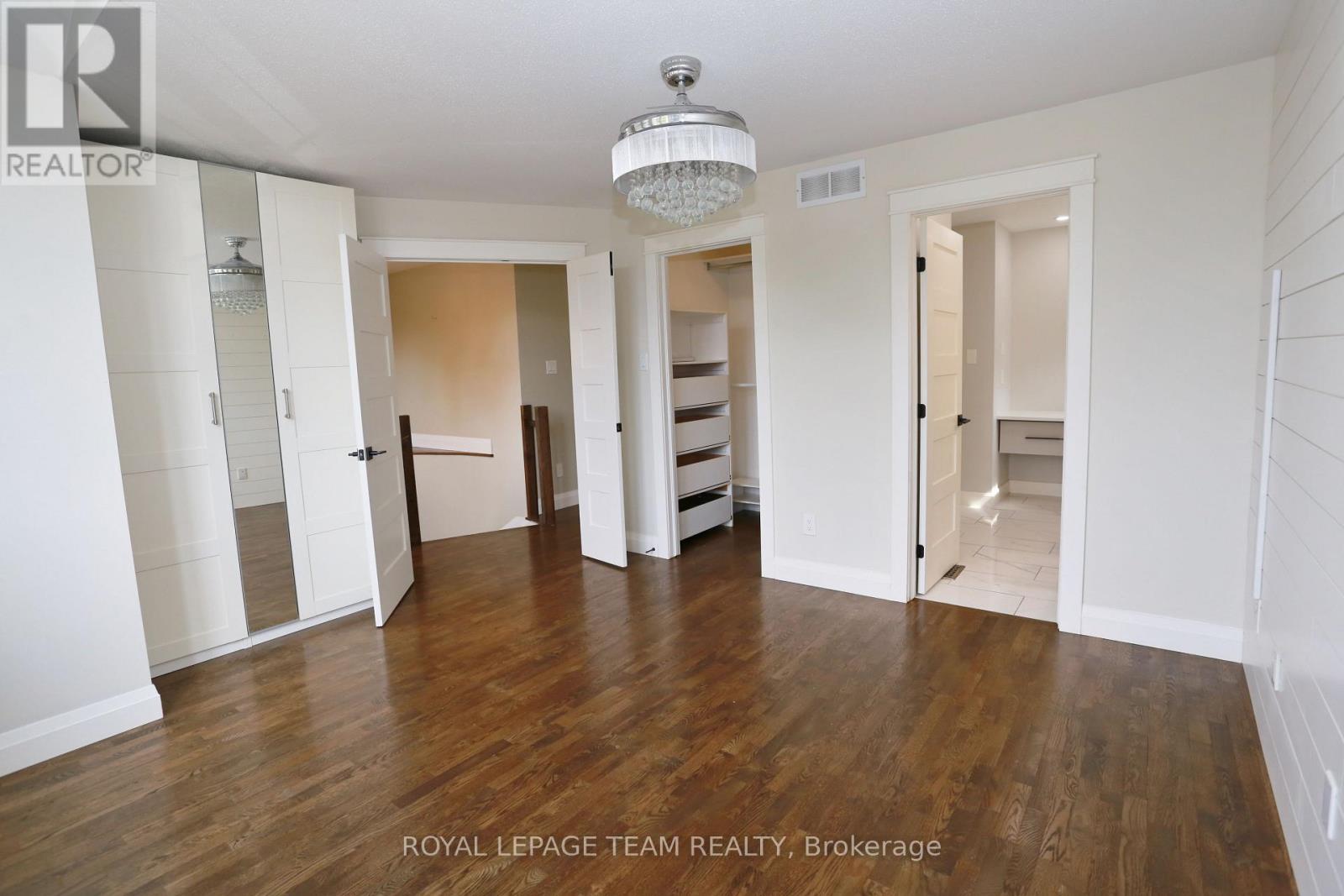 78 Friendly Crescent, Ottawa, Ontario K2S 2B5 - Photo 12 - X12548104