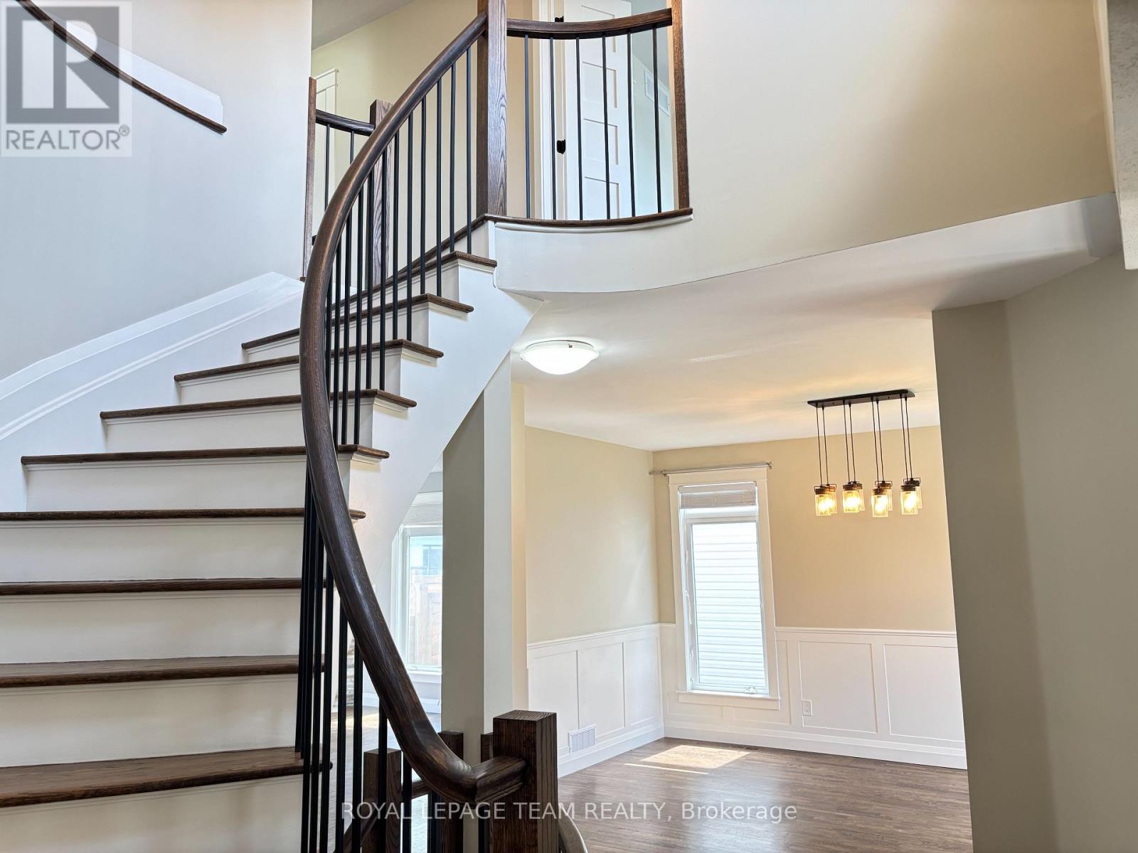 78 Friendly Crescent, Ottawa, Ontario K2S 2B5 - Photo 10 - X12548104