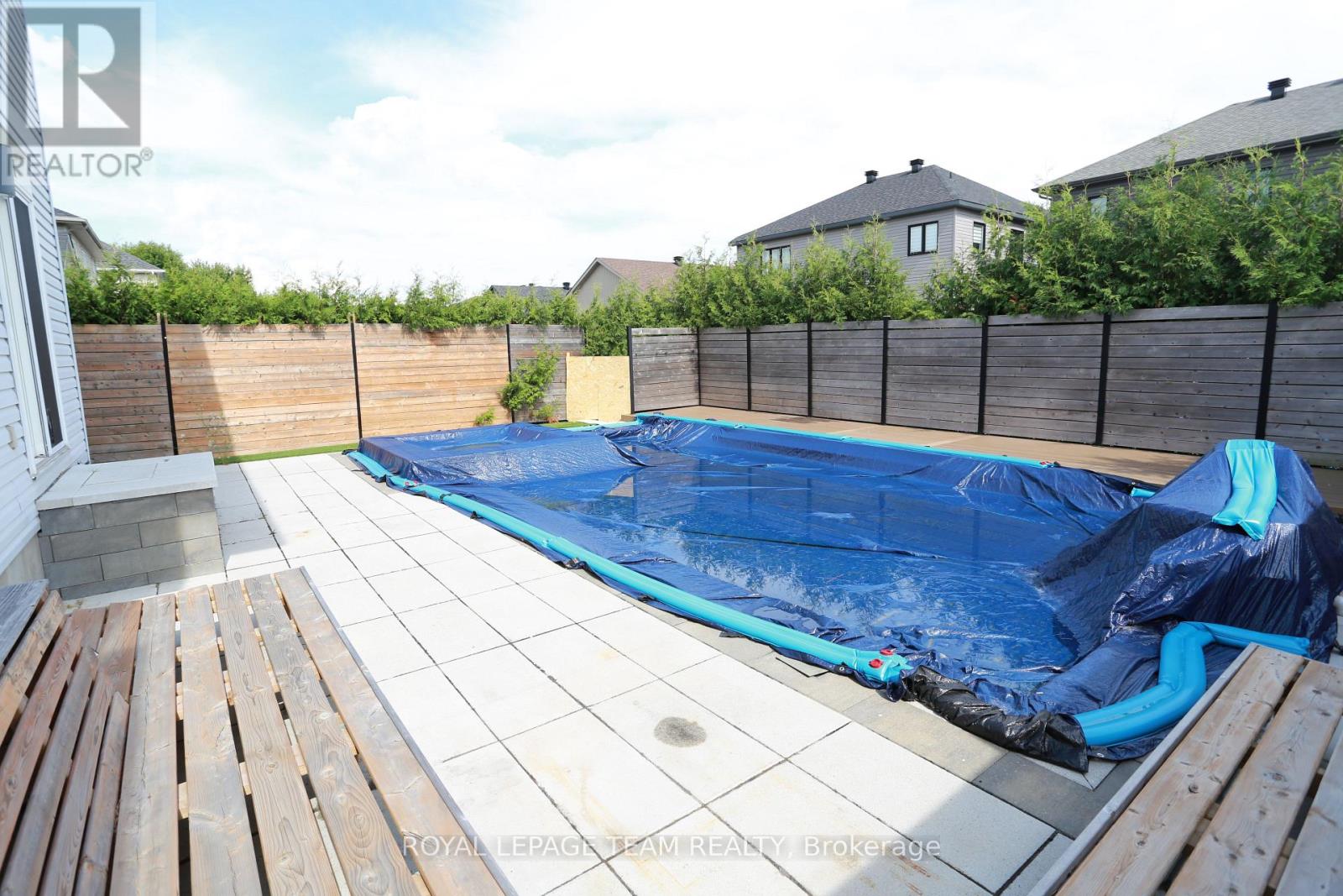 78 Friendly Crescent, Ottawa, Ontario K2S 2B5 - Photo 20 - X12548104