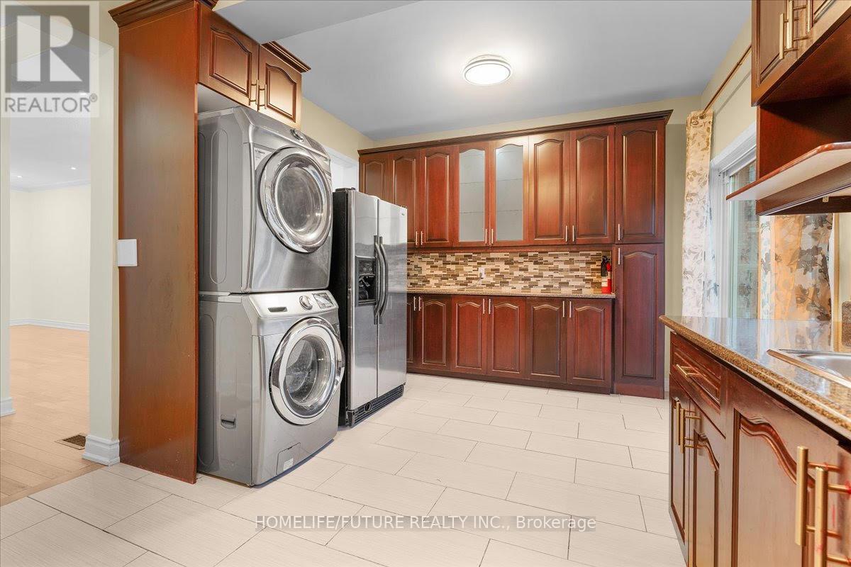 (Upper) - 6581 Song Bird Crescent, Mississauga, Ontario  L5W 1E1 - Photo 11 - W12548842