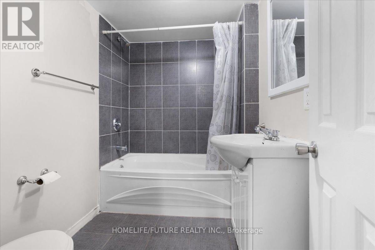 (Bsmt) - 6581 Song Bird Crescent, Mississauga, Ontario  L5W 1E1 - Photo 10 - W12548848