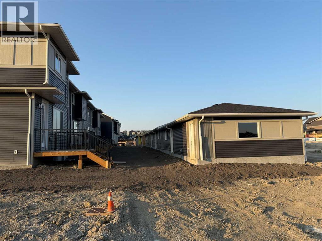 302 Sundown Road, Cochrane, Alberta  T4C 3H2 - Photo 33 - A2256036