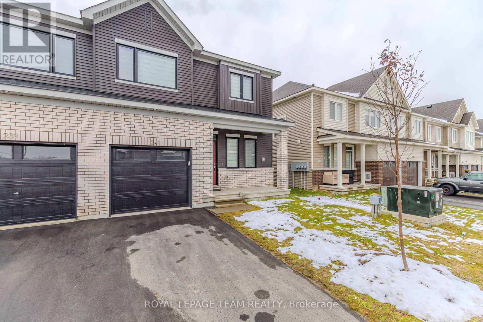 241 Falsetto Street, Ottawa, Ontario  K1W 0S2 - Photo 2 - X12548870