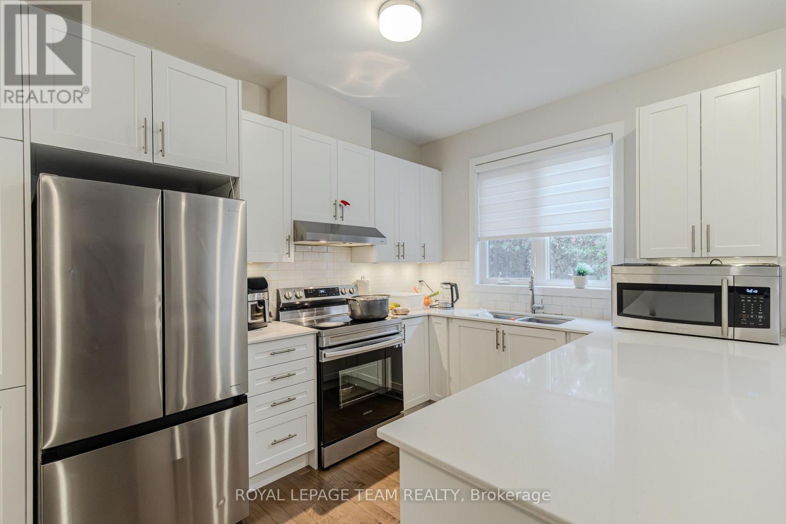 241 Falsetto Street, Ottawa, Ontario  K1W 0S2 - Photo 8 - X12548870