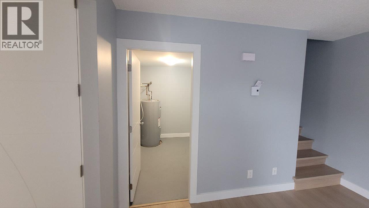 4 310 Highland Way, Port Moody, British Columbia  V3H 3V7 - Photo 2 - R3034785