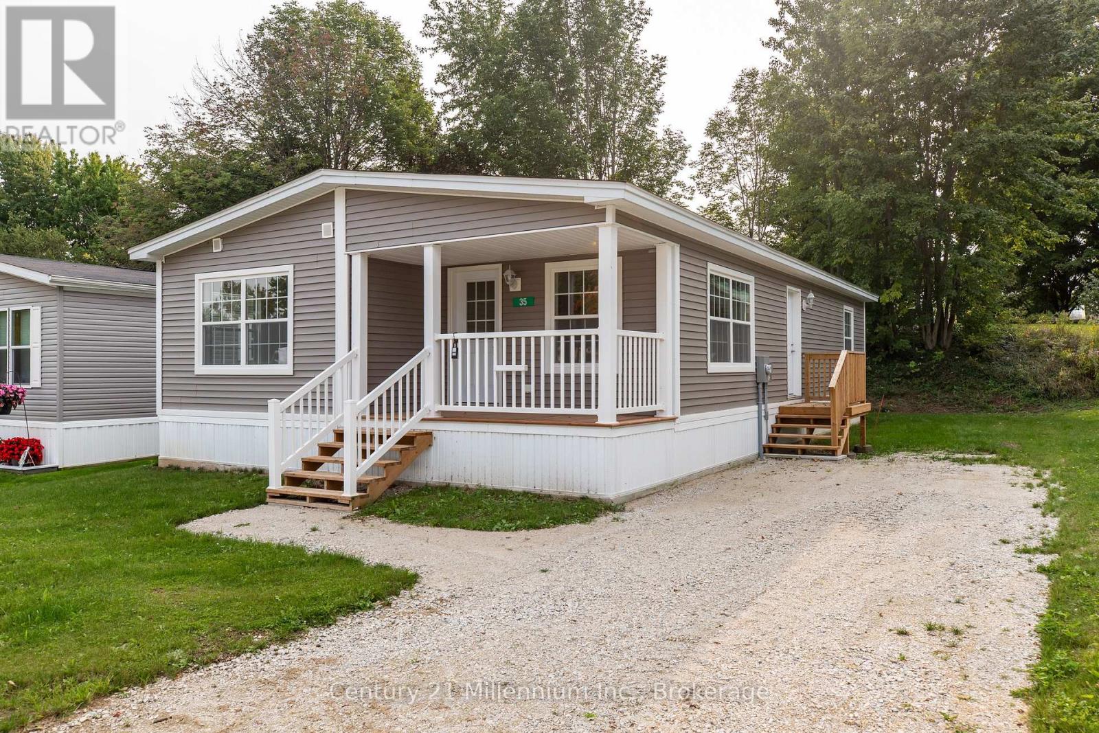 35 Sussex Square, Georgian Bluffs, Ontario N4K 5N5 - Photo 24 - X12548872