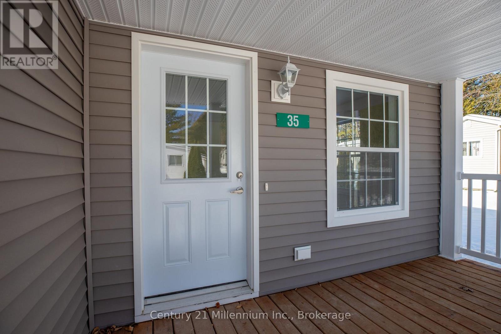 35 Sussex Square, Georgian Bluffs, Ontario N4K 5N5 - Photo 5 - X12548872