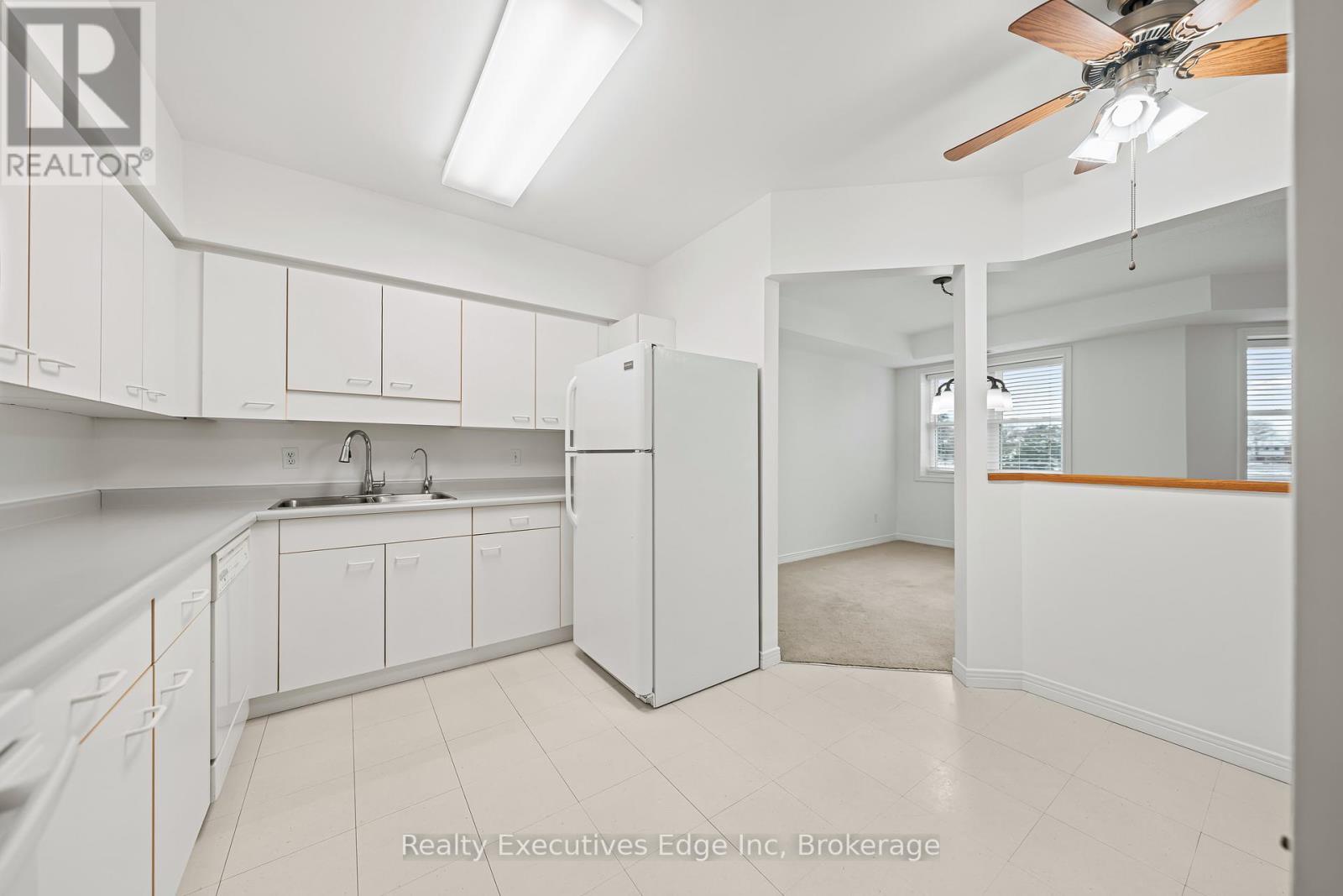 205 - 208 Silvercreek Parkway N, Guelph, Ontario N1H 8H2 - Photo 10 - X12548876