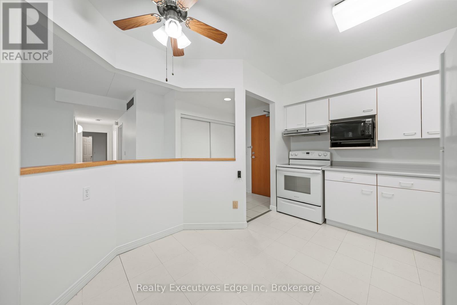 205 - 208 Silvercreek Parkway N, Guelph, Ontario N1H 8H2 - Photo 15 - X12548876