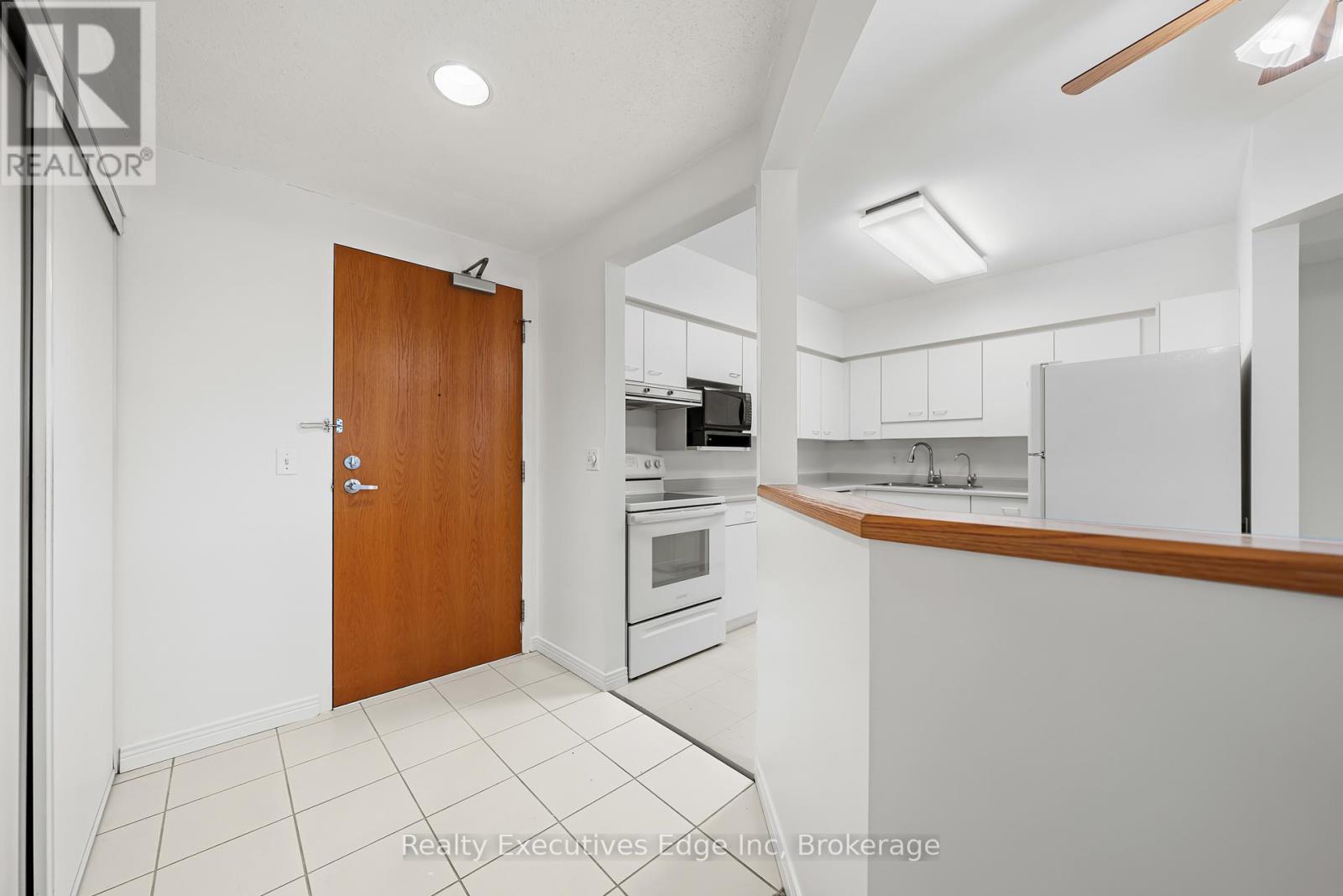205 - 208 Silvercreek Parkway N, Guelph, Ontario N1H 8H2 - Photo 6 - X12548876