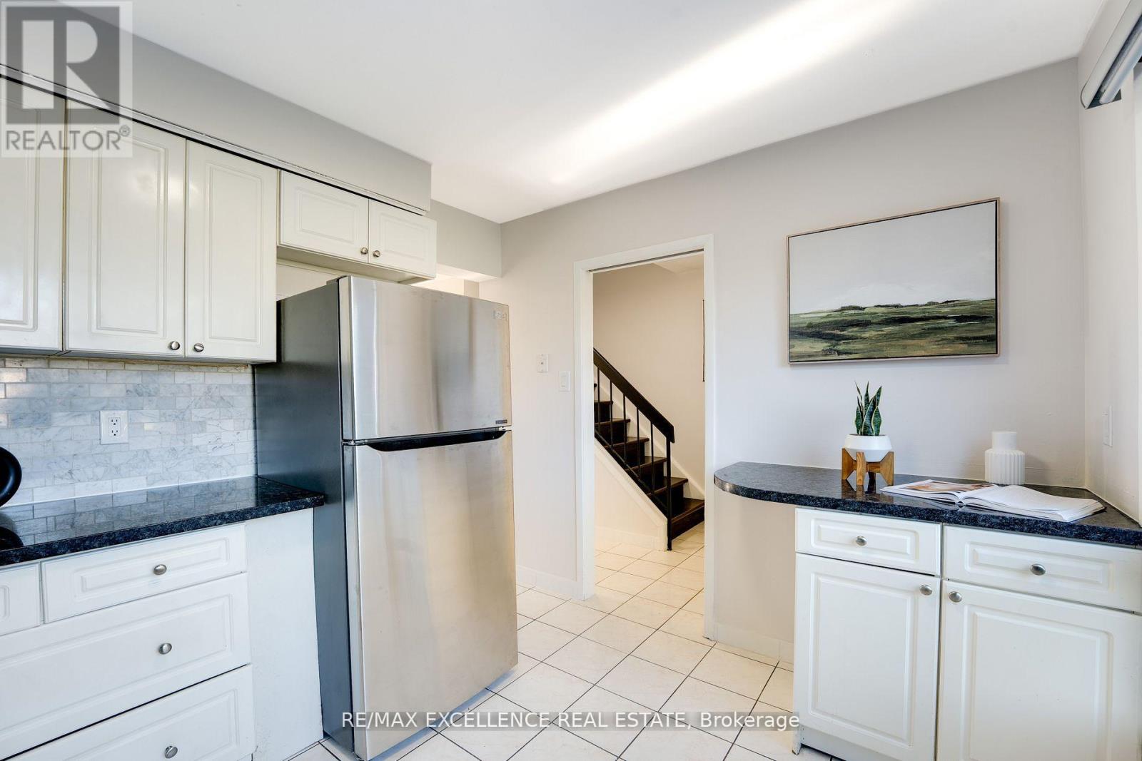 Upper Floor - 7556 Wildfern Drive, Mississauga, Ontario L4T 3P6 - Photo 19 - W12532708