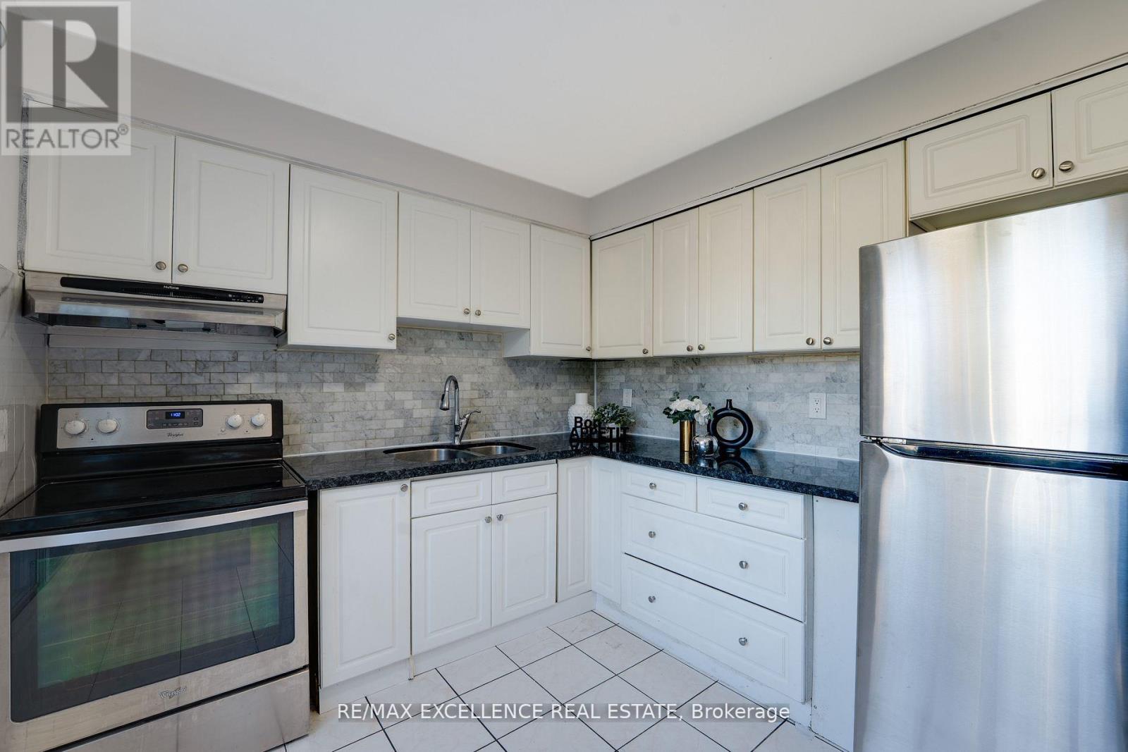 Upper Floor - 7556 Wildfern Drive, Mississauga, Ontario L4T 3P6 - Photo 18 - W12532708