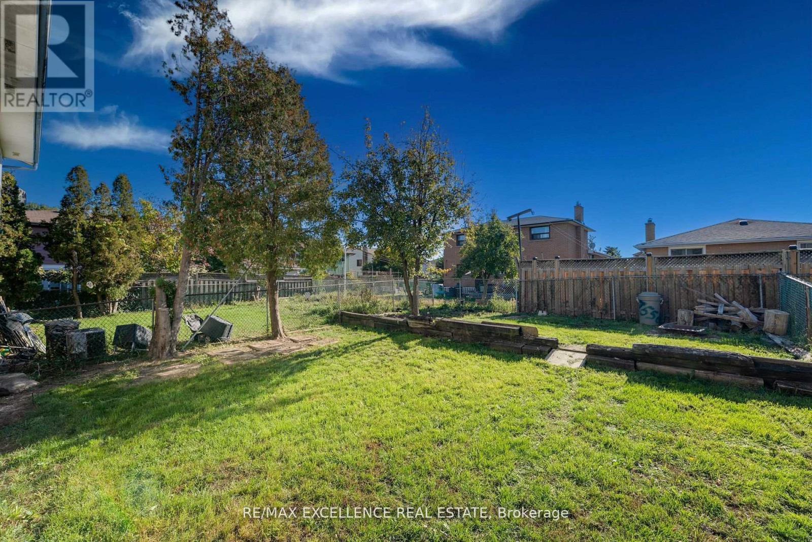 Upper Floor - 7556 Wildfern Drive, Mississauga, Ontario L4T 3P6 - Photo 35 - W12532708