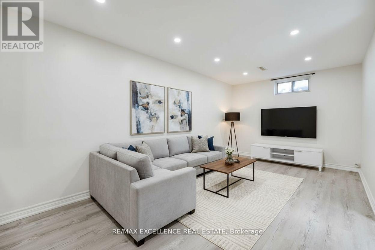 Upper Floor - 7556 Wildfern Drive, Mississauga, Ontario L4T 3P6 - Photo 30 - W12532708