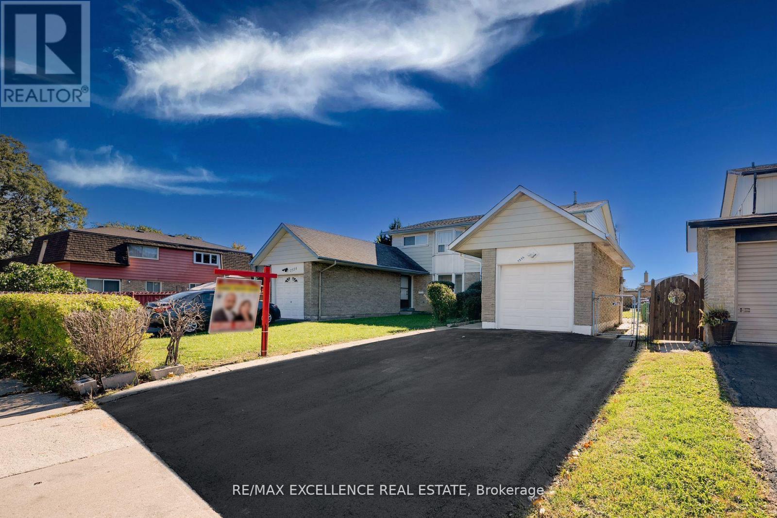 Upper Floor - 7556 Wildfern Drive, Mississauga, Ontario L4T 3P6 - Photo 3 - W12532708