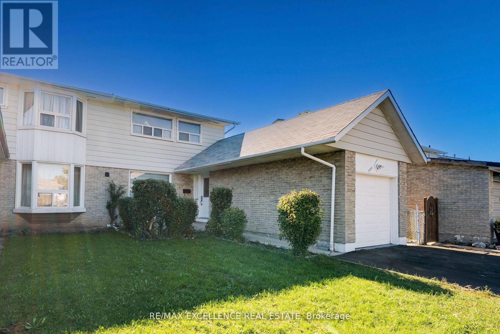 Upper Floor - 7556 Wildfern Drive, Mississauga, Ontario L4T 3P6 - Photo 4 - W12532708