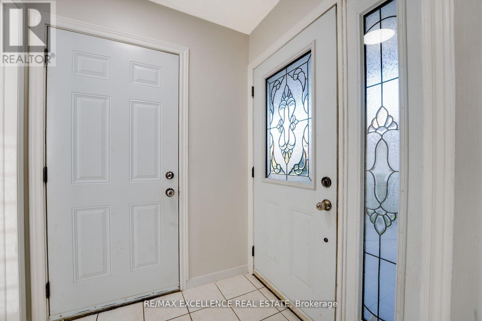 Upper Floor - 7556 Wildfern Drive, Mississauga, Ontario L4T 3P6 - Photo 6 - W12532708