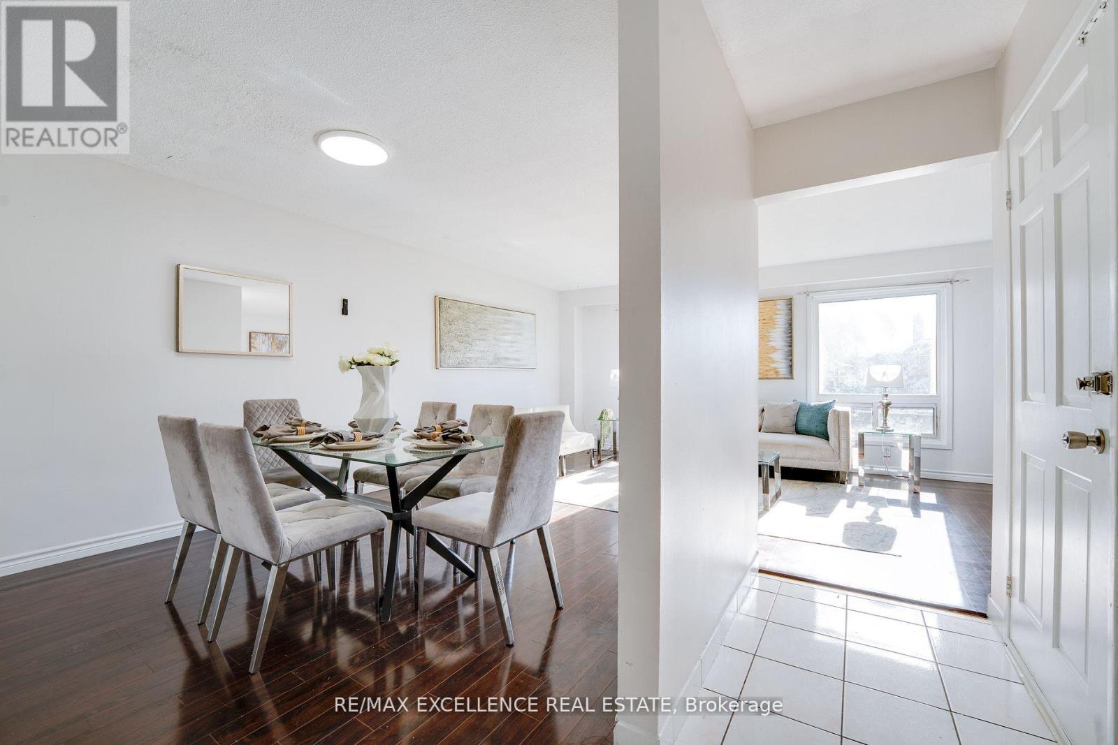 Upper Floor - 7556 Wildfern Drive, Mississauga, Ontario L4T 3P6 - Photo 8 - W12532708