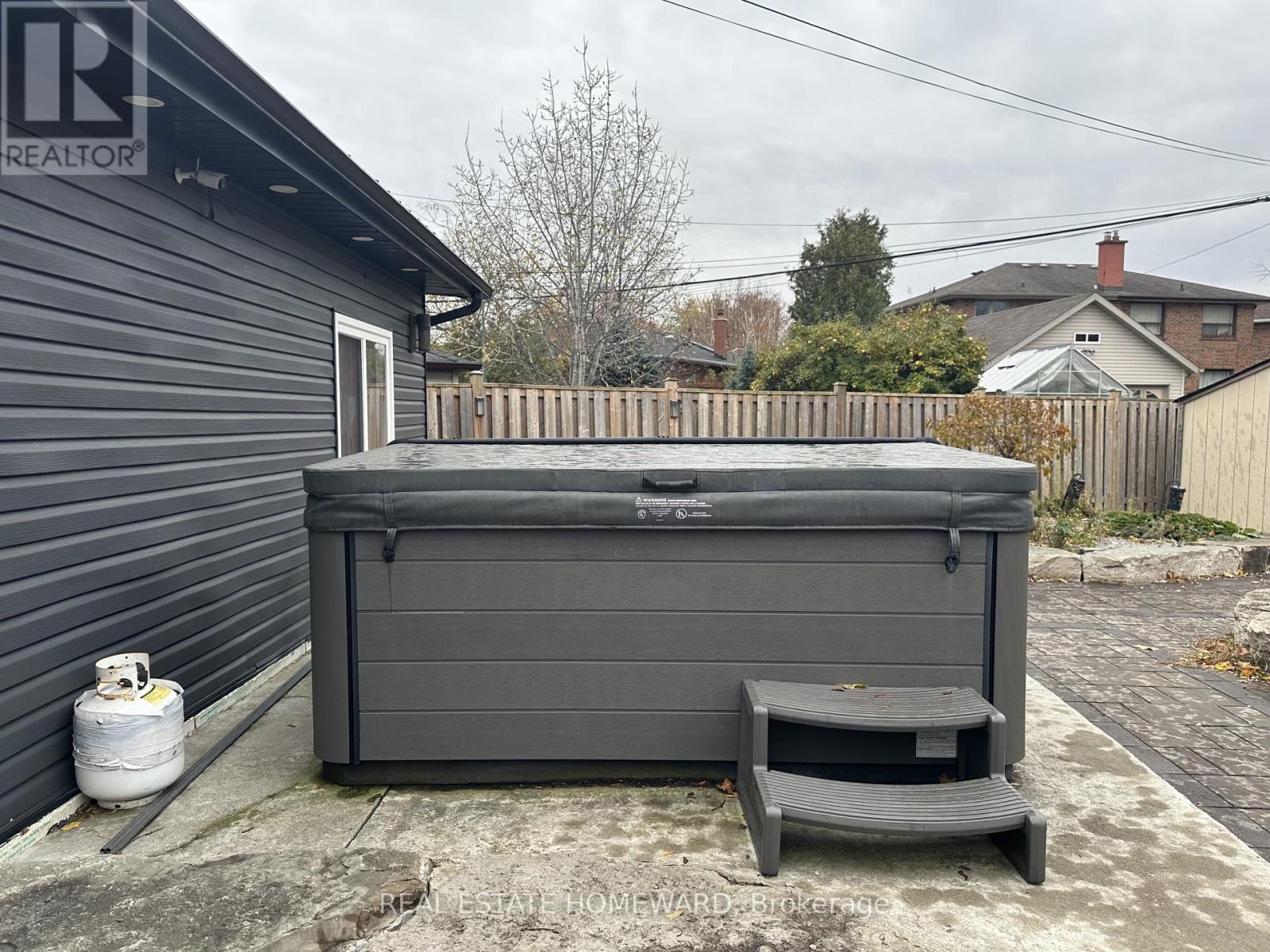 18 Wyndcliff Crescent, Toronto, Ontario  M4A 2K1 - Photo 33 - C12548804