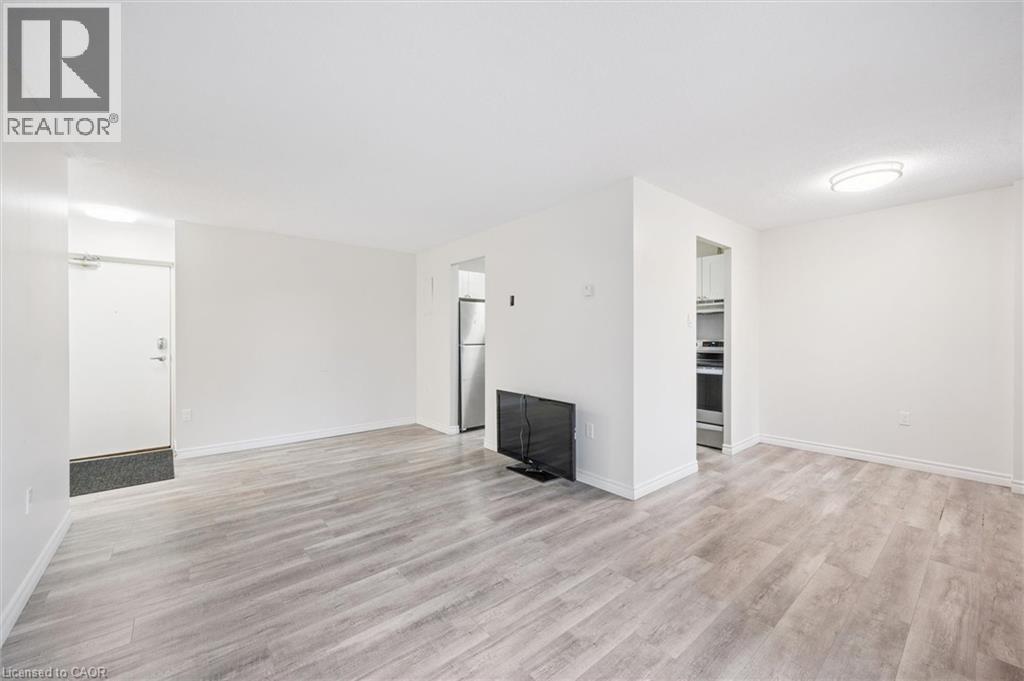 279 Chandler Drive, Kitchener, Ontario N2E 1X6 - Photo 5 - 40787137